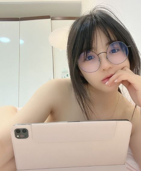 成年人啪啪网站_超清完整版观看